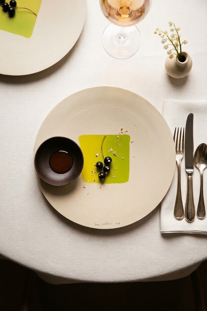 '점(Dot), 선(Line)' 시리즈 프리미엄 파인 다이닝 플레이트